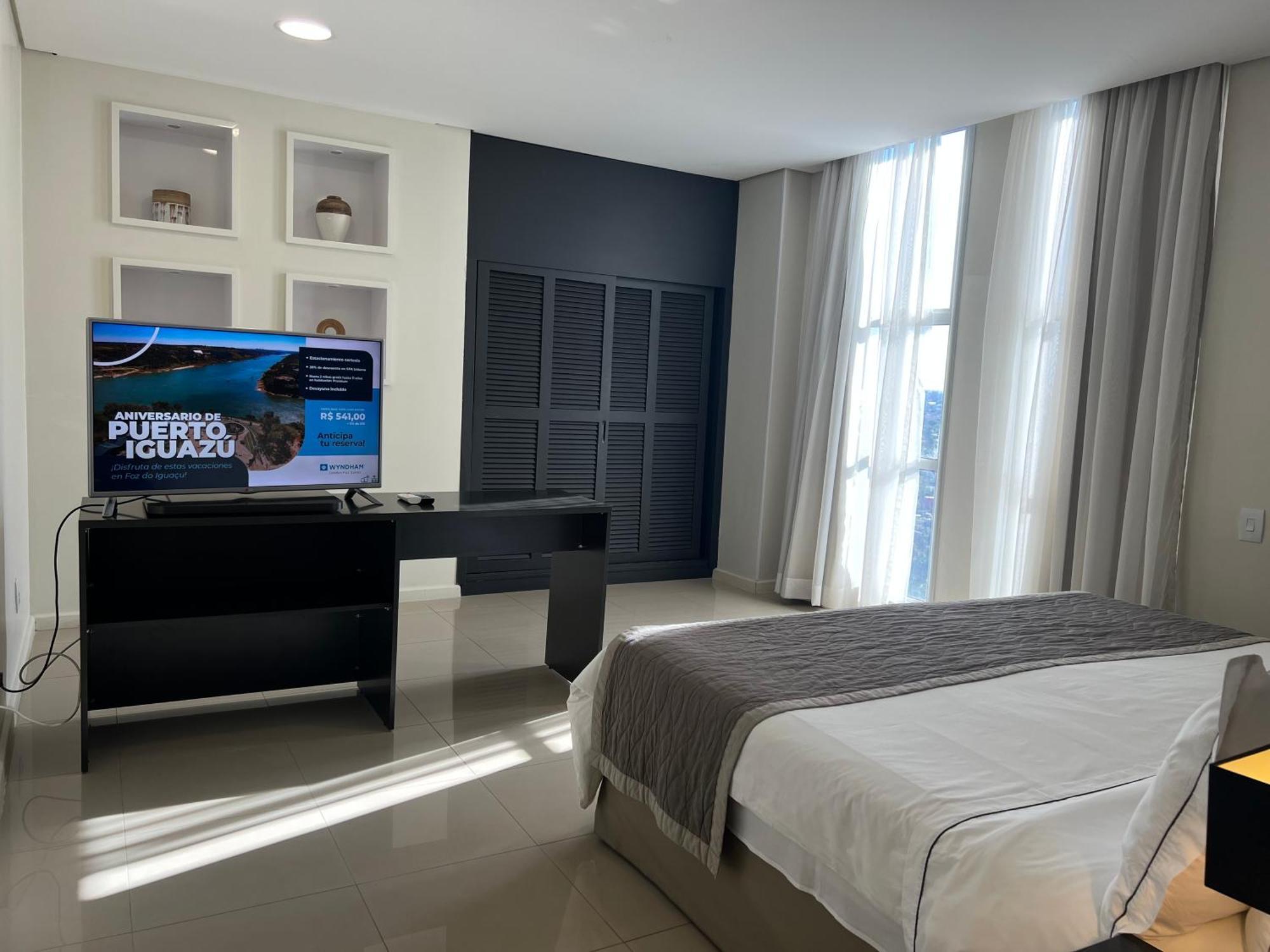 Wyndham Golden Foz Suites Foz do Iguacu Exterior photo