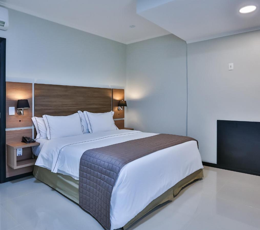 Wyndham Golden Foz Suites Foz do Iguacu Exterior photo