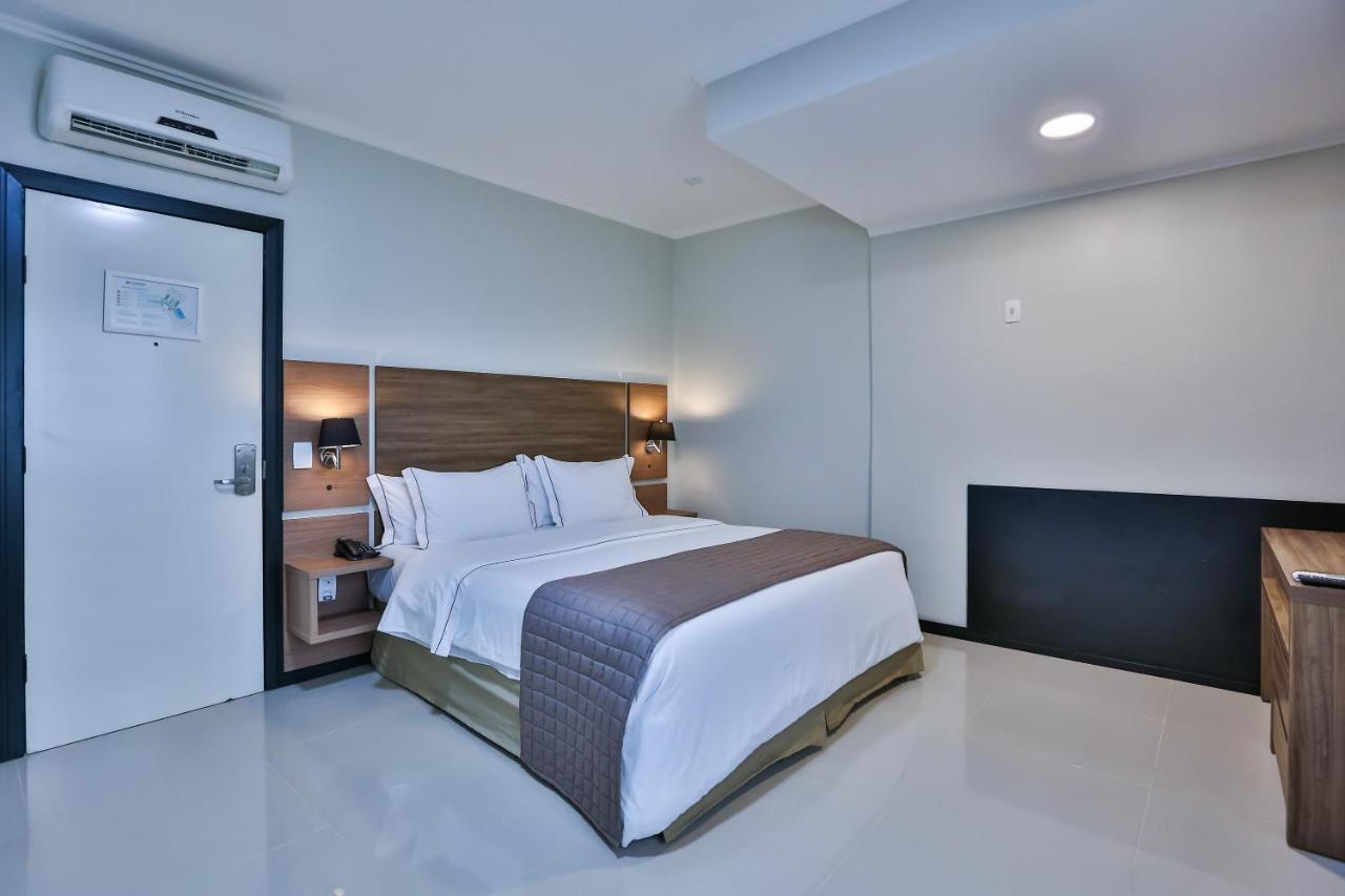 Wyndham Golden Foz Suites Foz do Iguacu Exterior photo