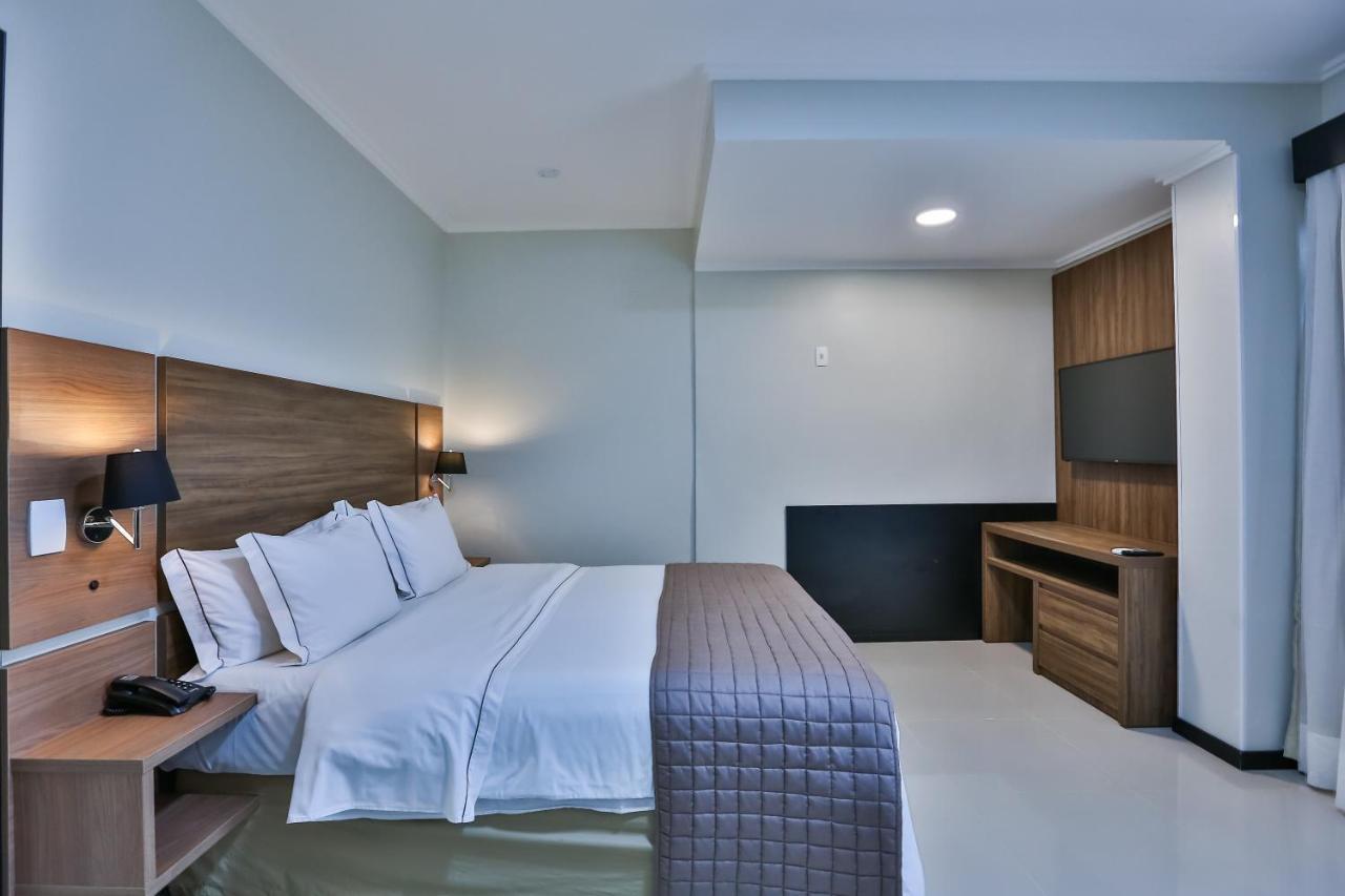 Wyndham Golden Foz Suites Foz do Iguacu Exterior photo